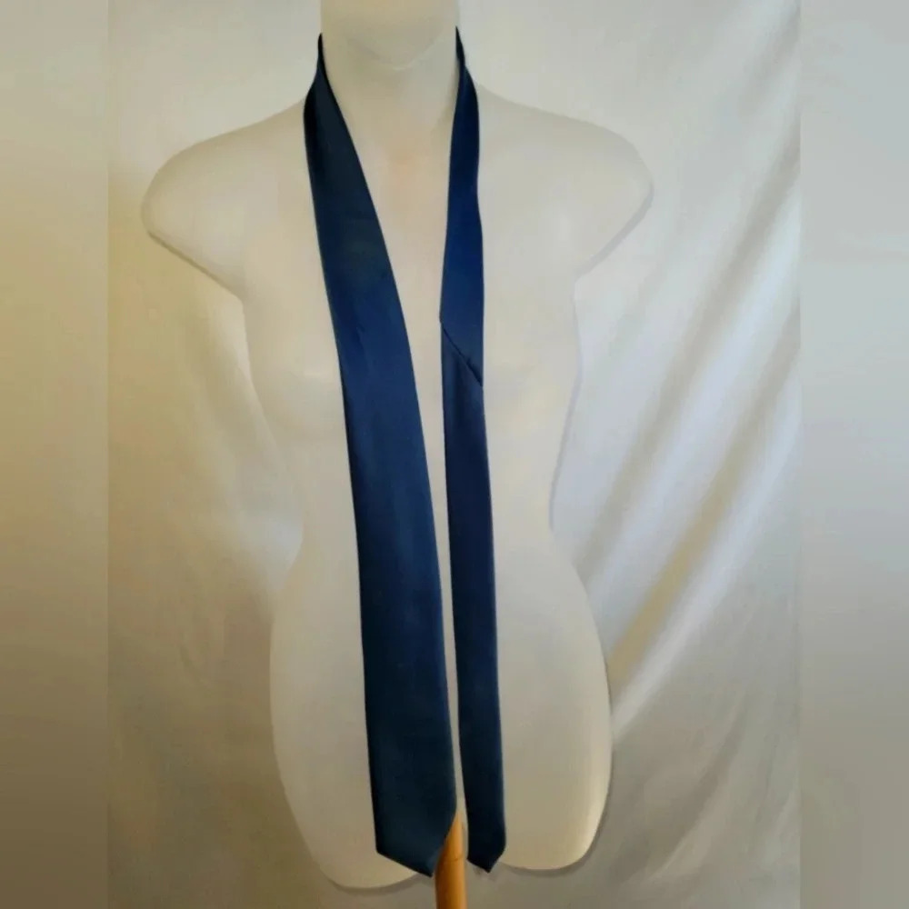 Vintage Beaux Arts Imported  Fabric Made In Canada Tie
